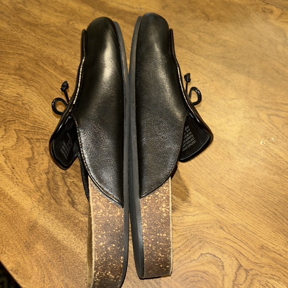 Tory Burch size 6 - Picture 3 of 8